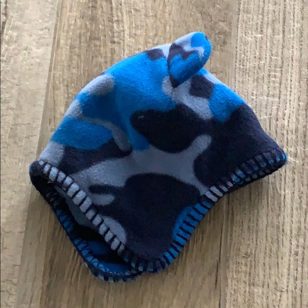EUC camo microfleece hat, sz 0-3 months